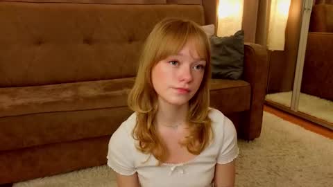 Gwen online show from December 18, 2025, 6:52 am