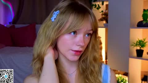 Snapshot of jewellhogan chatting on May 13, 2026, 8:27 pm Gwen online show from May 13, 2026, 8:27 pm