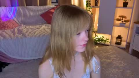 Snapshot of jewellhogan chatting on June 5, 2026, 8:14 pm Gwen online show from June 5, 2026, 8:14 pm
