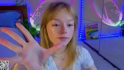 Snapshot of jewellhogan chatting on July 7, 2026, 8:02 pm Gwen online show from July 7, 2026, 8:02 pm