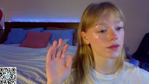 Snapshot of jewellhogan chatting on August 1, 2026, 8:08 pm Gwen online show from August 1, 2026, 8:08 pm