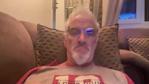 jewlronny online show from December 3, 2025, 6:17 pm