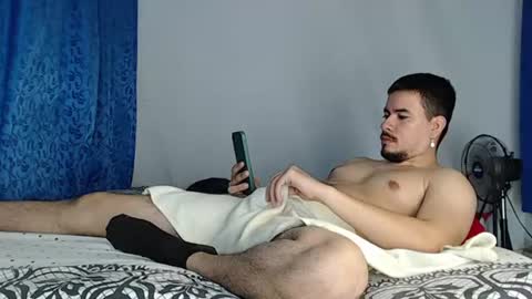 Snapshot of jeycob_happy97 chatting on June 12, 2026, 11:35 pm Juan David online show from June 12, 2026, 11:35 pm