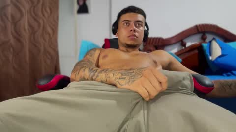 Snapshot of jeyzd25 chatting on November 29, 2025, 4:15 am Onlyfans Twitter online show from November 29, 2025, 4:15 am