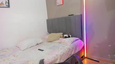 Snapshot of jhacky_sweet chatting on October 25, 2025, 4:31 am jhackelin My independent account online show from October 25, 2025, 4:31 am