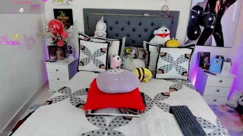  Candy  online show from May 2, 2026, 7:52 pm