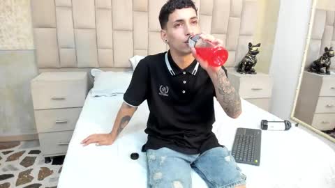 Snapshot of jhoanleandro chatting on October 13, 2025, 10:10 pm jhoanleandro online show from October 13, 2025, 10:10 pm