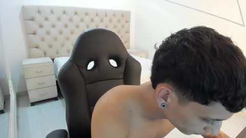 Snapshot of jhoanleandro chatting on October 25, 2025, 4:20 am jhoanleandro online show from October 25, 2025, 4:20 am