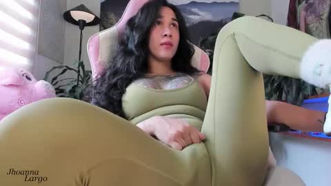  Jhoanna Largo  online show from November 10, 2025, 6:51 pm