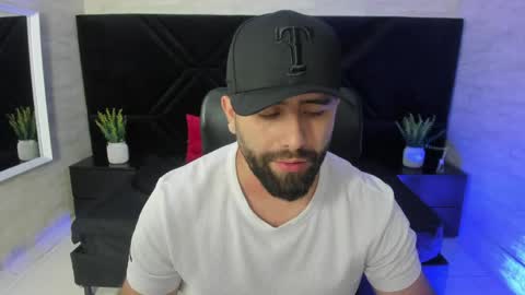 Snapshot of jhon_bear02 chatting on June 4, 2026, 11:16 am John Bear.... online show from June 4, 2026, 11:16 am