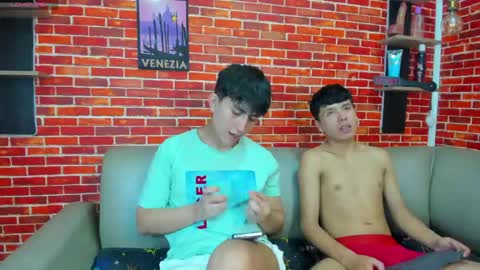 Snapshot of jhon_kleinn chatting on May 23, 2026, 8:46 pm Jake y Troy online show from May 23, 2026, 8:46 pm