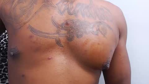 Jhon Tomson online show from November 4, 2025, 6:51 pm