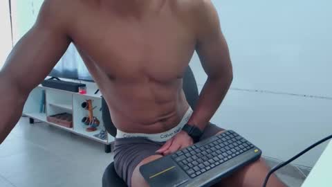Snapshot of jhon_wich2 chatting on May 11, 2026, 2:01 pm Jhon wich2 online show from May 11, 2026, 2:01 pm