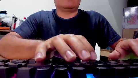 Snapshot of jhonatan_morales_s chatting on October 18, 2025, 4:26 am jhonatan_morales_s online show from October 18, 2025, 4:26 am