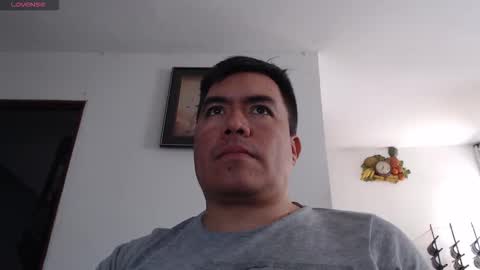 Snapshot of jhonatan_morales_s chatting on February 2, 2026, 5:33 pm jhonatan_morales_s online show from February 2, 2026, 5:33 pm