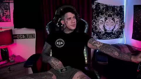 jhonny_ackerman online show from December 4, 2024, 5:00 pm