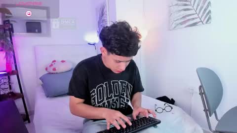 JHONNATHAN online show from April 30, 2026, 11:05 am