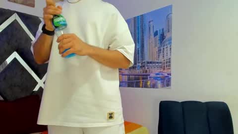 jhonny online show from February 24, 2026, 8:07 pm