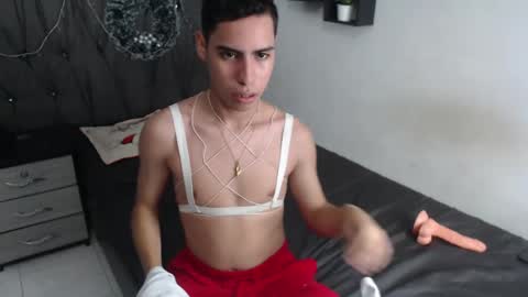 Snapshot of jhonny_latinboy chatting on January 12, 2025, 4:21 am Jhonny online show from January 12, 2025, 4:21 am