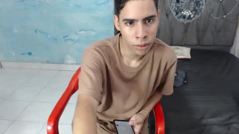 Snapshot of jhonny_latinboy chatting on January 20, 2025, 4:10 am Jhonny online show from January 20, 2025, 4:10 am