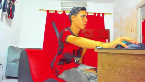 Snapshot of jhonny_latinboy chatting on January 29, 2025, 2:51 am Jhonny online show from January 29, 2025, 2:51 am
