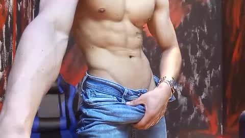 jhonny_thes28 online show from May 2, 2026, 1:21 am