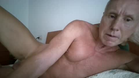 jhonpelopaja2 online show from October 9, 2025, 10:02 am