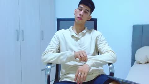 Snapshot of jhony_sex3 chatting on October 4, 2025, 3:48 am jhony_sex3 online show from October 4, 2025, 3:48 am