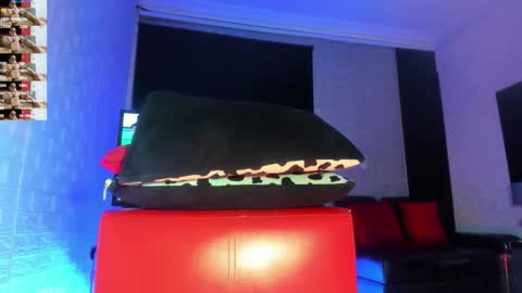 jhonymiller online show from September 24, 2025, 9:18 pm