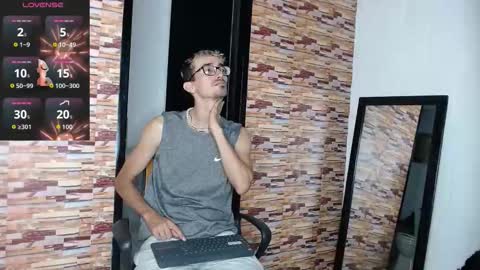 Snapshot of jhosuamoore2 chatting on November 6, 2025, 11:55 am jhosuamoore2 online show from November 6, 2025, 11:55 am