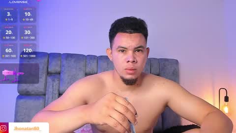 Snapshot of jhotta_foxx chatting on May 22, 2026, 10:10 am Jhonatan80 online show from May 22, 2026, 10:10 am