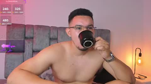 Snapshot of jhotta_foxx chatting on June 26, 2026, 9:03 am Jhonatan80 online show from June 26, 2026, 9:03 am