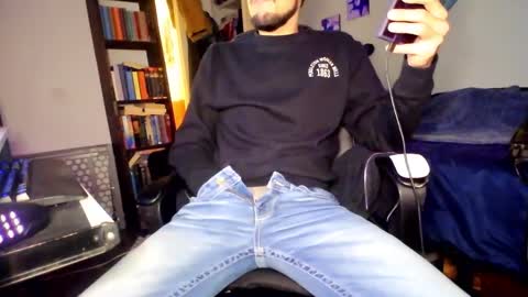Snapshot of jhp_kinky_2000 chatting on January 4, 2025, 3:29 am kinky party boy online show from January 4, 2025, 3:29 am