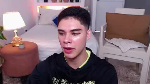 Jhuan Nhez online show from November 15, 2025, 1:51 pm