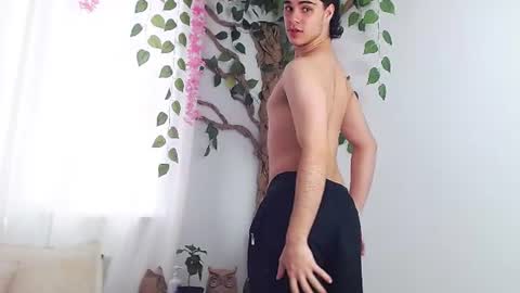 Jhuan Nhez online show from July 2, 2026, 9:43 pm