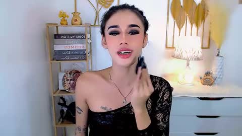 julie online show from December 22, 2024, 4:39 am