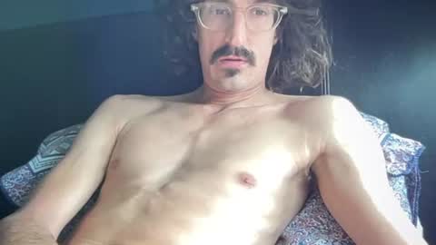 Snapshot of jiggz1986 chatting on June 10, 2026, 8:35 am Jigz1986 online show from June 10, 2026, 8:35 am