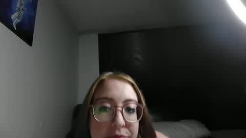 Snapshot of jilliangiselle chatting on May 5, 2026, 4:42 am jilliangiselle online show from May 5, 2026, 4:42 am