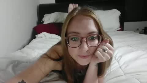 Snapshot of jilliangiselle chatting on May 15, 2026, 4:30 am jilliangiselle online show from May 15, 2026, 4:30 am