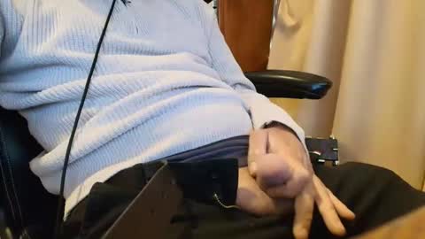 jim74122 online show from December 15, 2025, 1:10 am