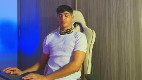 Jimmy Leeh online show from November 9, 2025, 3:38 am