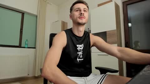 AlphaJimmy online show from November 1, 2025, 4:42 pm