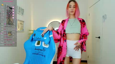 Snapshot of jinx_boom chatting on February 15, 2025, 8:22 am jinx_boom online show from February 15, 2025, 8:22 am