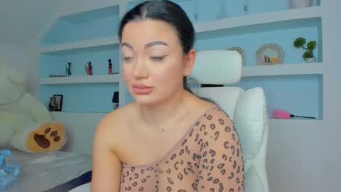 Juliee online show from December 2, 2025, 6:58 pm