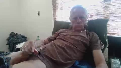 jizzmitten5 online show from February 26, 2026, 7:35 pm