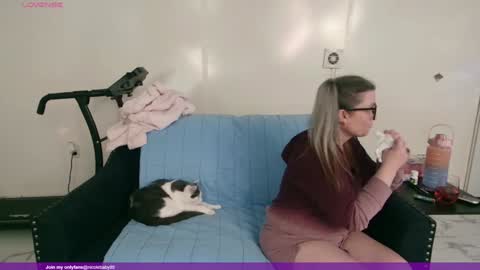 Nicole  Allen online show from January 24, 2025, 1:45 am