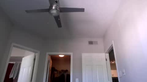 Snapshot of jmeaty5 chatting on October 15, 2025, 6:19 pm jmeaty5 online show from October 15, 2025, 6:19 pm