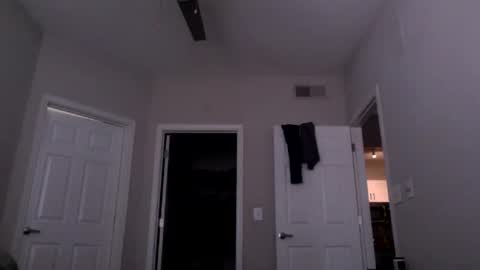 Snapshot of jmeaty5 chatting on December 17, 2025, 4:13 pm jmeaty5 online show from December 17, 2025, 4:13 pm