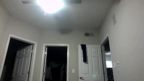 Snapshot of jmeaty5 chatting on December 18, 2025, 4:18 am jmeaty5 online show from December 18, 2025, 4:18 am