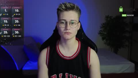 J online show from September 12, 2025, 6:08 pm